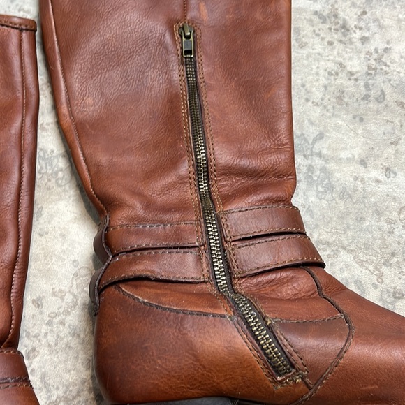 Heeled Born Boots in Cognac with Zipper - Picture 4 of 7